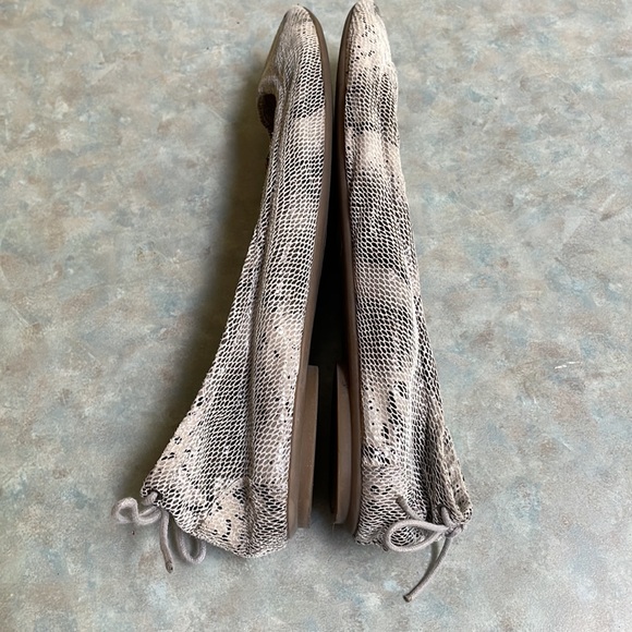 Gap snake printed flats (sz 8) - Picture 4 of 9